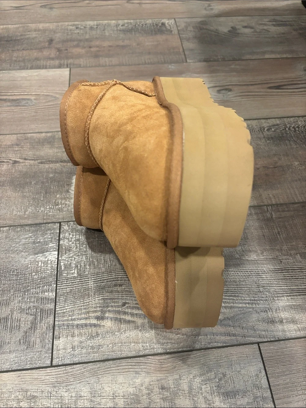 UGG new without